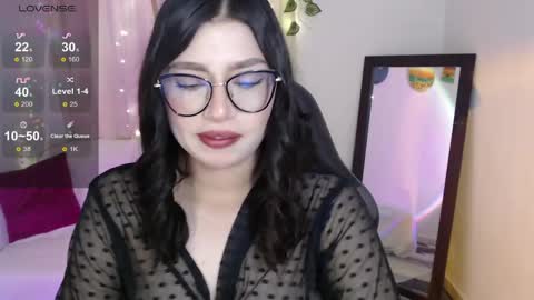 Snapshot of mily_thomson_b chatting on May 2026 12:05:01 AM Mily online show from May 2026 12:05:01 AM