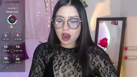 Snapshot of mily_thomson_b chatting on June 2026 03:44:01 AM Mily online show from June 2026 03:44:01 AM