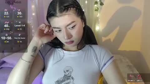 Snapshot of mily_thomson_b chatting on July 2026 10:28:02 PM Mily online show from July 2026 10:28:02 PM