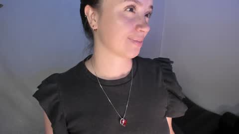 Snapshot of milysauria_ chatting on December 2024 04:52:01 PM Mily online show from December 2024 04:52:01 PM