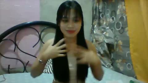 Snapshot of mimiyolove chatting on February 2025 12:19:02 PM mimiyolove online show from February 2025 12:19:02 PM