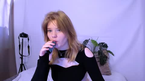 hi Im Mina  online show from March 2025 01:28:01 AM