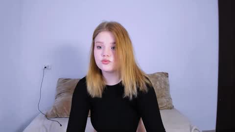 hi Im Mina  online show from October 2025 10:32:02 PM