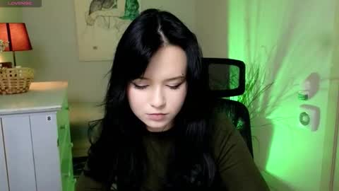 Snapshot of mina_yoon chatting on October 2025 03:43:01 PM Mina online show from October 2025 03:43:01 PM