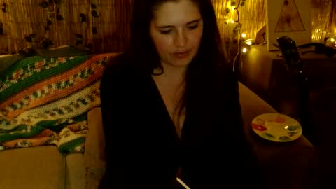 Mindy online show from December 2025 10:45:02 AM