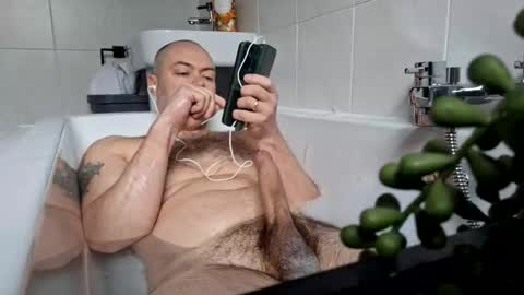 Snapshot of minge68 chatting on March 2026 12:33:02 PM minge68 online show from March 2026 12:33:02 PM