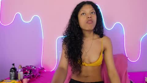 Snapshot of mingie_rouse chatting on February 2025 02:43:02 PM Mingie online show from February 2025 02:43:02 PM