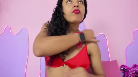 Snapshot of mingie_rouse chatting on November 2025 11:53:01 AM Mingie online show from November 2025 11:53:01 AM