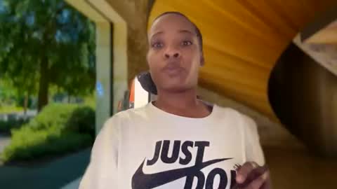 Snapshot of mini_luv chatting on April 2026 04:34:02 PM SLIPSLID online show from April 2026 04:34:02 PM