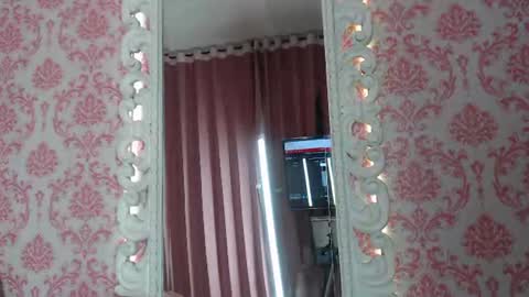Snapshot of mini_rouse chatting on July 2026 07:27:01 PM Mini Rouse online show from July 2026 07:27:01 PM