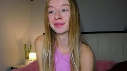 Amelia online show from October 2025 08:55:02 PM