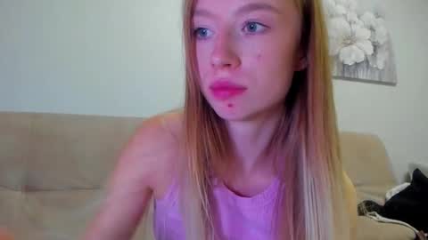Amelia online show from October 2025 07:47:01 PM