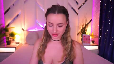 minifox_ online show from March 2026 07:45:01 AM