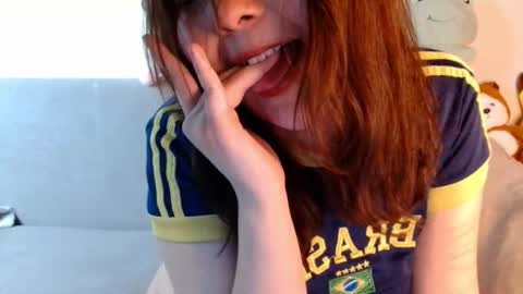 Minji online show from March 2026 01:16:02 PM