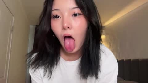 Snapshot of minnie_joy_ chatting on May 2026 12:32:01 PM Joy online show from May 2026 12:32:01 PM