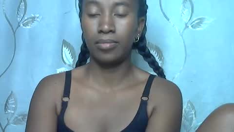 minouch211907 online show from April 2026 07:34:01 AM