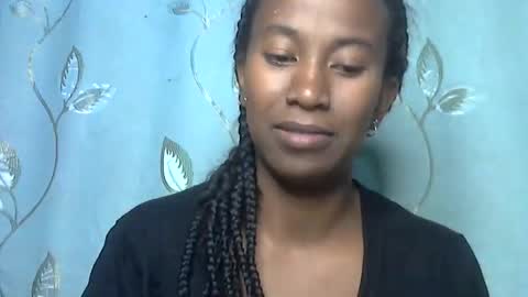 minouch211907 online show from April 2026 04:01:01 PM