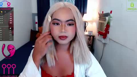 Snapshot of minty_hill chatting on August 2026 04:49:01 AM MARIANE online show from August 2026 04:49:01 AM