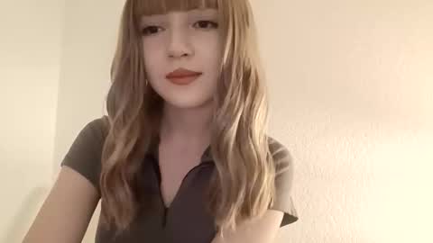 Snapshot of mira_doll chatting on March 2026 12:20:01 PM Mira doll online show from March 2026 12:20:01 PM