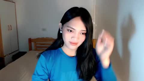 Snapshot of mira_luna222 chatting on December 2024 03:47:01 PM Mira Bella online show from December 2024 03:47:01 PM