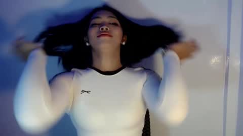 Snapshot of mira_luna222 chatting on December 2024 11:45:02 PM Mira Bella online show from December 2024 11:45:02 PM