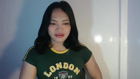 Snapshot of mira_luna222 chatting on March 2025 06:52:02 AM Mira Bella online show from March 2025 06:52:02 AM