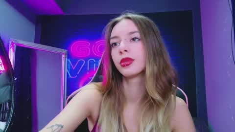 mira_lynxx online show from February 2026 06:22:01 AM
