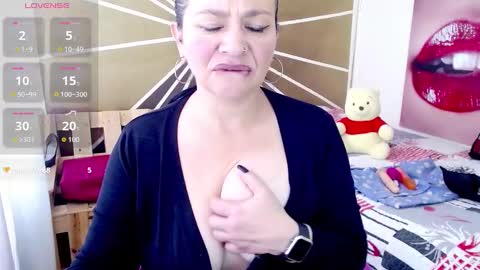 Vicky online show from October 2025 02:56:01 PM