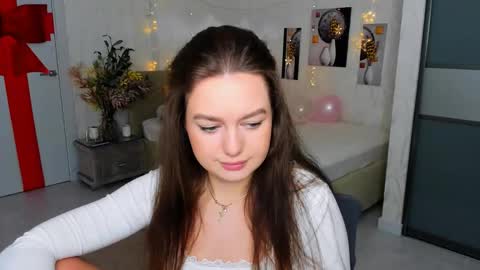 Emma online show from February 2025 04:17:02 PM