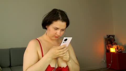 Meera online show from May 2026 03:42:01 PM