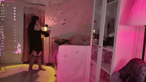 Mira online show from October 2025 05:04:02 PM