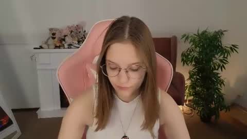 Snapshot of miranda__low chatting on July 2026 06:06:02 AM Miranda online show from July 2026 06:06:02 AM
