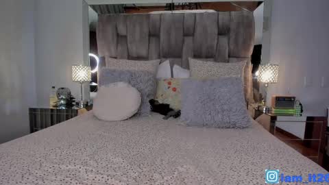 Snapshot of mirandacollins_ chatting on May 2026 12:29:02 AM Miranda online show from May 2026 12:29:02 AM