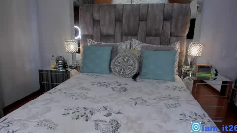 Snapshot of mirandacollins_ chatting on May 2026 01:54:02 AM Miranda online show from May 2026 01:54:02 AM