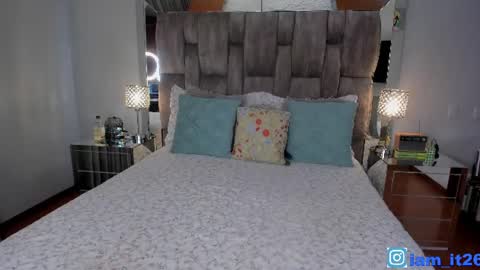 Snapshot of mirandacollins_ chatting on June 2026 01:30:02 AM Miranda online show from June 2026 01:30:02 AM