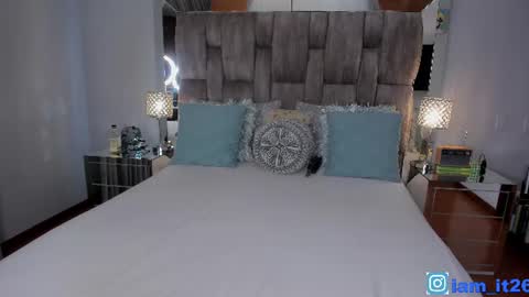 Snapshot of mirandacollins_ chatting on June 2026 02:23:02 AM Miranda online show from June 2026 02:23:02 AM