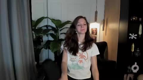 Snapshot of mirandaglow chatting on June 2026 05:46:01 AM Miranda online show from June 2026 05:46:01 AM