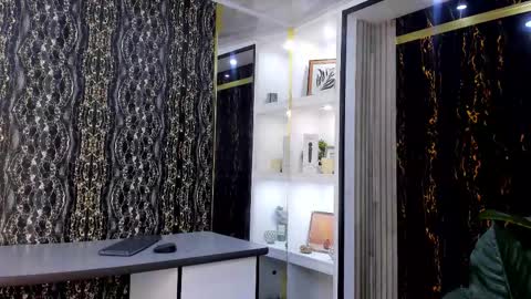 Snapshot of mirandarossi chatting on October 2025 02:50:02 AM Miranda online show from October 2025 02:50:02 AM