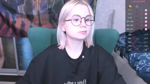 Kira online show from January 2025 10:43:01 PM