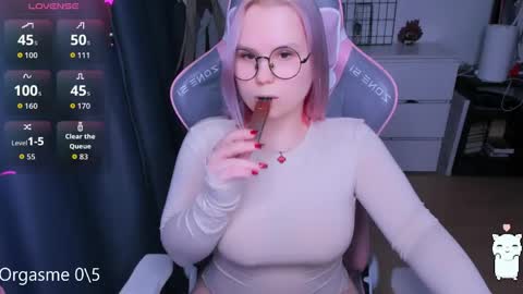 Kira online show from April 2026 07:26:01 PM