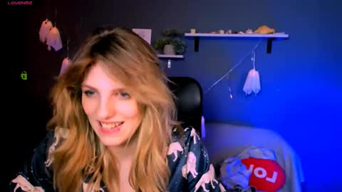 Snapshot of miriam_crazy chatting on November 2025 08:10:01 PM miriam_crazy online show from November 2025 08:10:01 PM