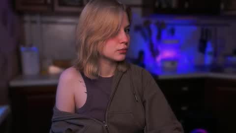 Snapshot of mirrameow chatting on November 2025 07:03:01 AM Mira online show from November 2025 07:03:01 AM