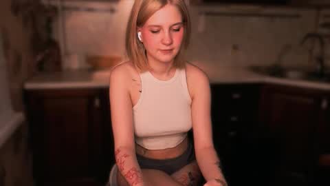 Snapshot of mirrameow chatting on November 2025 02:27:02 PM Mira online show from November 2025 02:27:02 PM