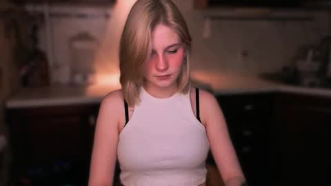 Snapshot of mirrameow chatting on November 2025 02:17:02 PM Mira online show from November 2025 02:17:02 PM