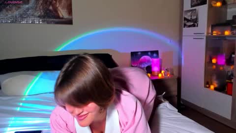 Snapshot of mirrorofsoul chatting on October 2025 04:02:02 PM Shelley online show from October 2025 04:02:02 PM