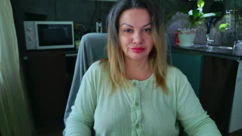 Snapshot of mishamilf chatting on May 2026 07:04:02 AM Misha online show from May 2026 07:04:02 AM