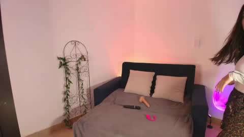 KRAVE  online show from April 2026 11:49:02 PM