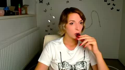 Snapshot of mishelle_blondie chatting on July 2026 11:46:02 AM Mishelle online show from July 2026 11:46:02 AM