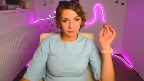 Snapshot of mishelle_blondie chatting on July 2026 12:03:02 PM Mishelle online show from July 2026 12:03:02 PM
