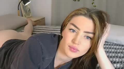 Elora online show from September 2025 12:32:02 PM